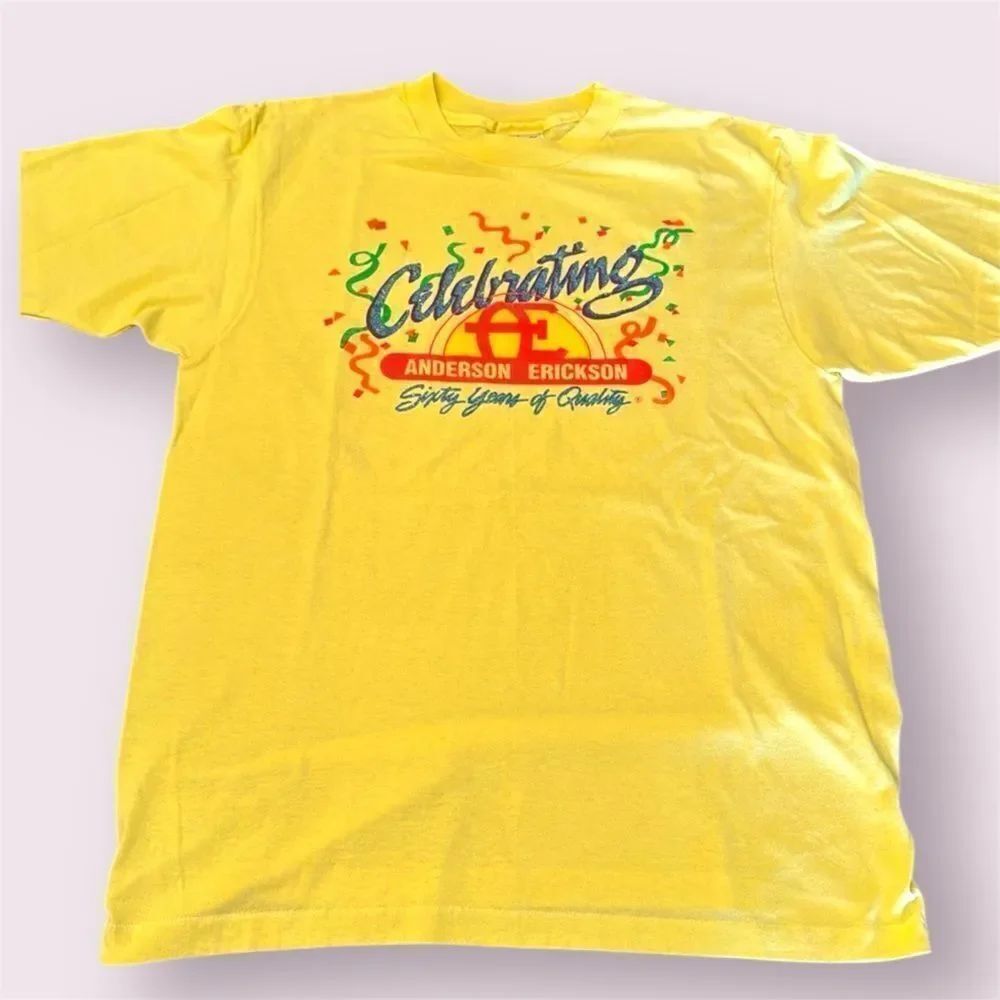 AE DAIRY Vintage 1990 Glitter Graphic Single Stitch Tee